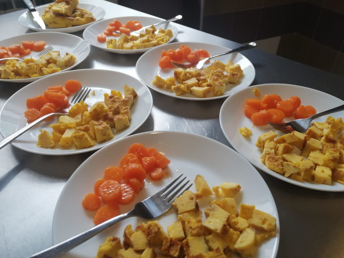 PASTA CON CREMA DI ZUCCA E FRITTATA CON CAROTE - Asilo ...